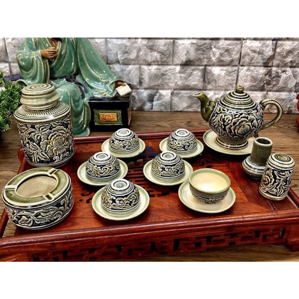Bộ Ấm Chén Chân Cao Khắc Nổi Hoa Phù Dung Xanh