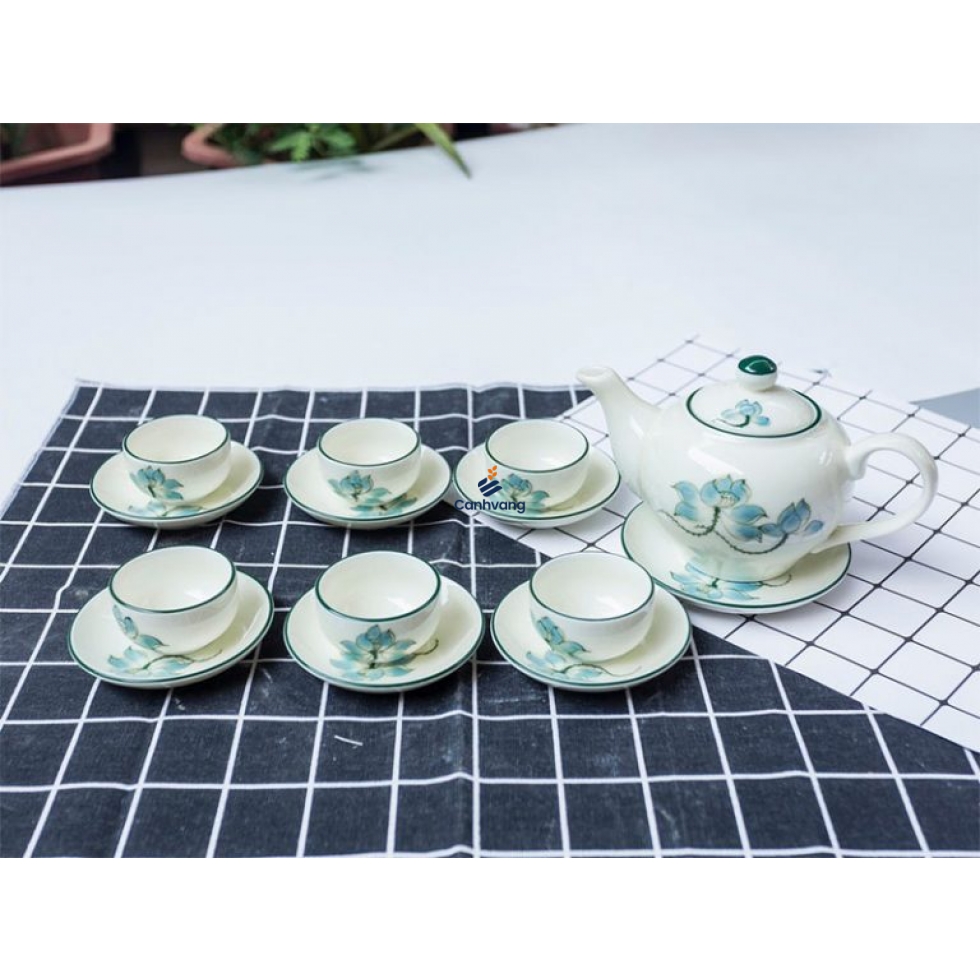 Bộ Ấm Trà Men Kem Hoa Sen Dáng ML 50ml