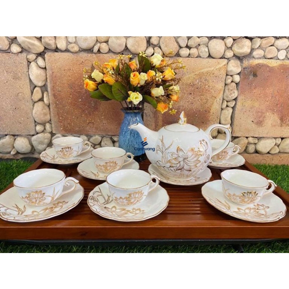 Bộ Trà Men Trắng Vẽ Sen Kẻ Chỉ Vàng